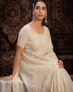 Women Embroidered Saree with Contrast Border - Image 3